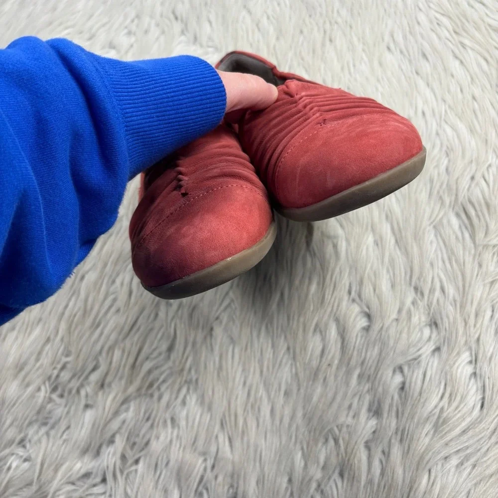 Earth‎ Origins Women's 9.5 Red Nubuck Fara Flex Flat Scrunch Comfort Artsy